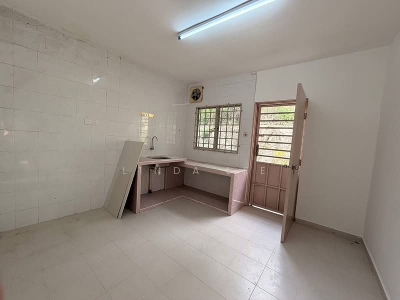 Rumah Teres 1 Tingkat untuk Disewa di Taman Century (Johor Bahru) - Linda Lee - PropertyGuru.com.my