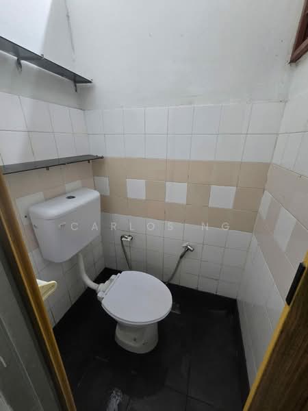Apartment for Rent at Sri Anggerik 1 - Carlos Ng - Bathroom - PropertyGuru.com.my