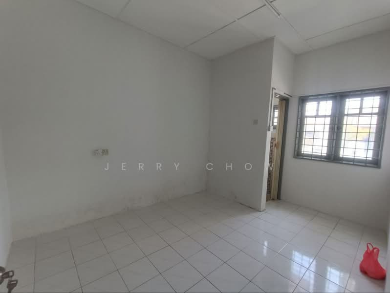Rumah Teres 1 Tingkat untuk Disewa di Taman Menglembu Impiana Adril - Jerry Chow - Interior - PropertyGuru.com.my