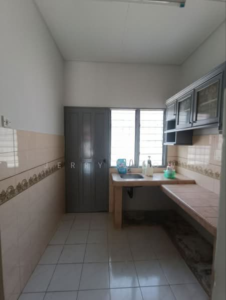Rumah Teres 1 Tingkat untuk Disewa di Taman Menglembu Impiana Adril - Jerry Chow - Kitchen - PropertyGuru.com.my