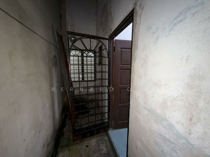 Rumah Teres 1 Tingkat untuk Dijual di Batu Arang (Selangor) - Bernard Ong - Entrance - PropertyGuru.com.my