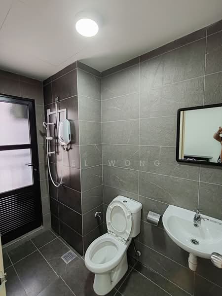 Servis Apartment untuk Disewa di Majestic Maxim - Mel Wong - Bathroom - PropertyGuru.com.my