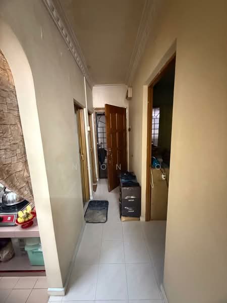 Apartment for Sale at Apartment Idaman - Jenson Toh - Corridor - PropertyGuru.com.my