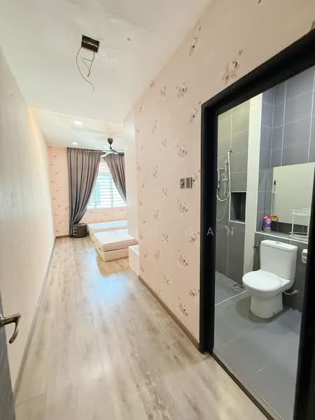 2-storey Terraced House for Sale in Austin (Johor Bahru) - Ethan Gan - Corridor - PropertyGuru.com.my