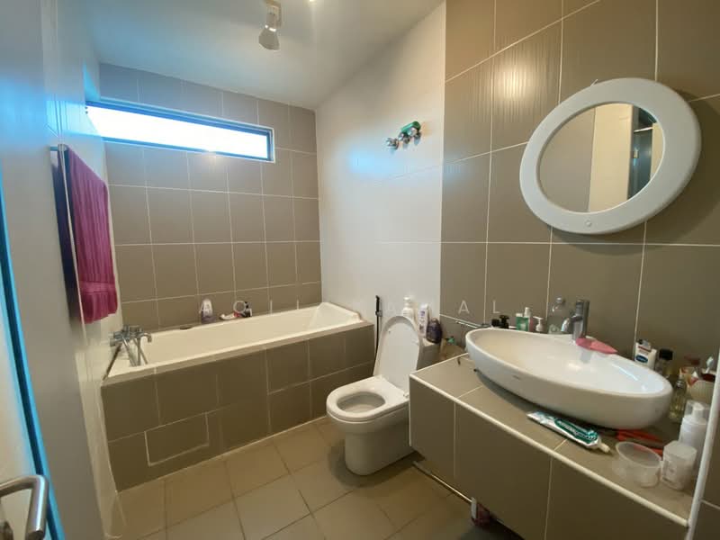 Semi-Detached House for Sale in Alam Impian (Shah Alam) - Aqil Kamal - Bathroom - PropertyGuru.com.my