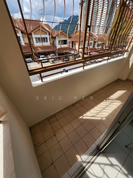 Rumah Bandar untuk Dijual di Batu Caves (Selangor) - Eric Per - Balcony - PropertyGuru.com.my