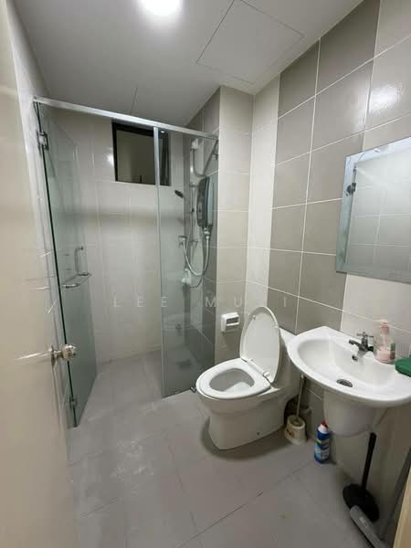 Kondominium untuk Disewa di Upper East @ Tiger Lane - Lee Muzi - Bathroom - PropertyGuru.com.my