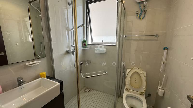 Condominium for Rent at Bay Laurel @ Country Garden Danga Bay - Julia Wong - Bathroom - PropertyGuru.com.my