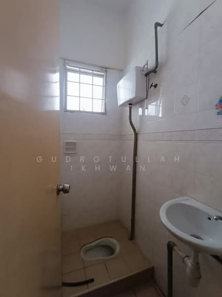 2-storey Terraced House for Sale in Taman Bukit Angsana (Cheras) - Gudrotullah Ikhwan - Bathroom - PropertyGuru.com.my