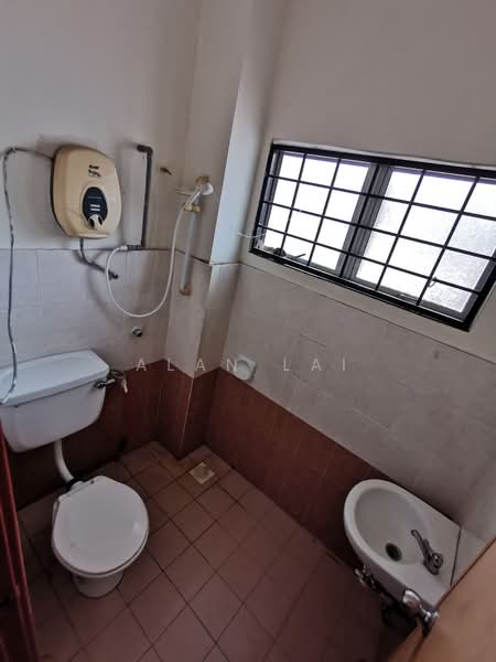Terraced House for Sale in Taman Aman Putra (Puchong) - Alan Lai - Bathroom - PropertyGuru.com.my