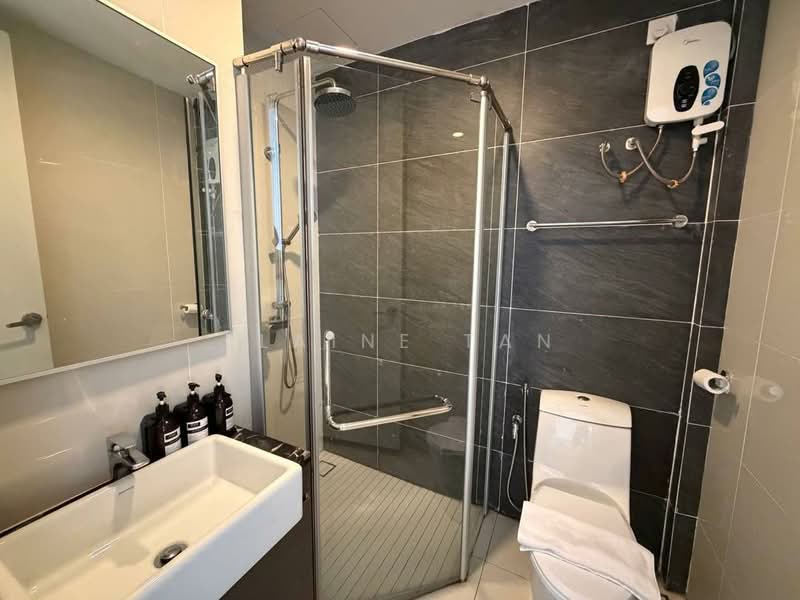 Condominium for Sale at Bay Point @ Country Garden Danga Bay - Elaine Tan - Bathroom - PropertyGuru.com.my