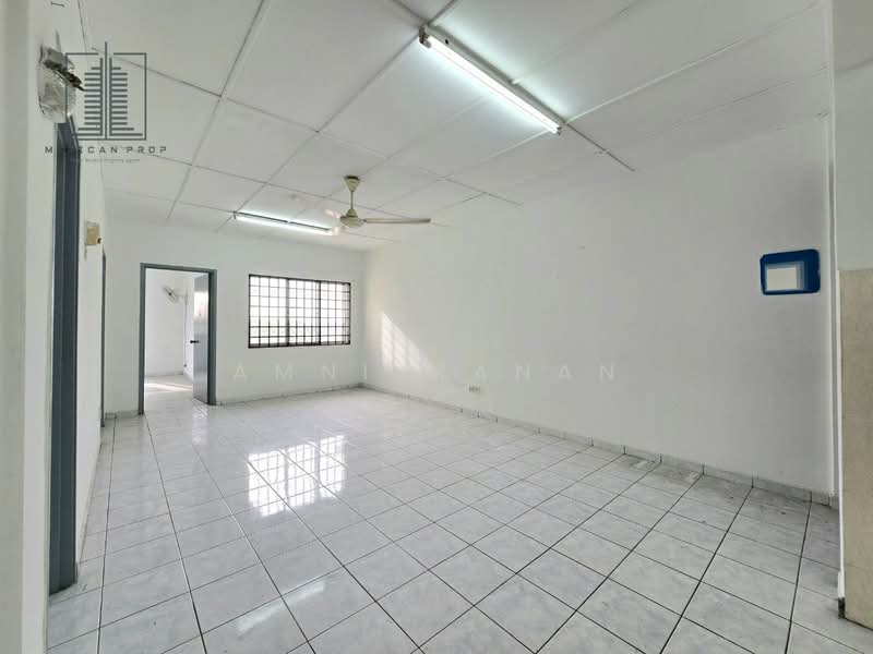 Apartment for Sale at Pangsapuri Subang Suria - Amni Manan - Living Room - PropertyGuru.com.my