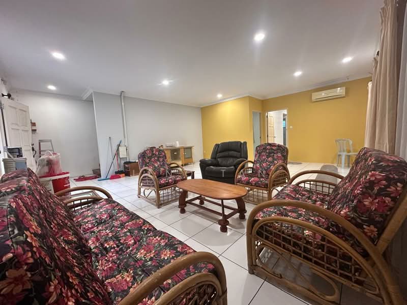 Semi detached house at taman sarmax nearly sentosa Farley supermarket for rent - 5