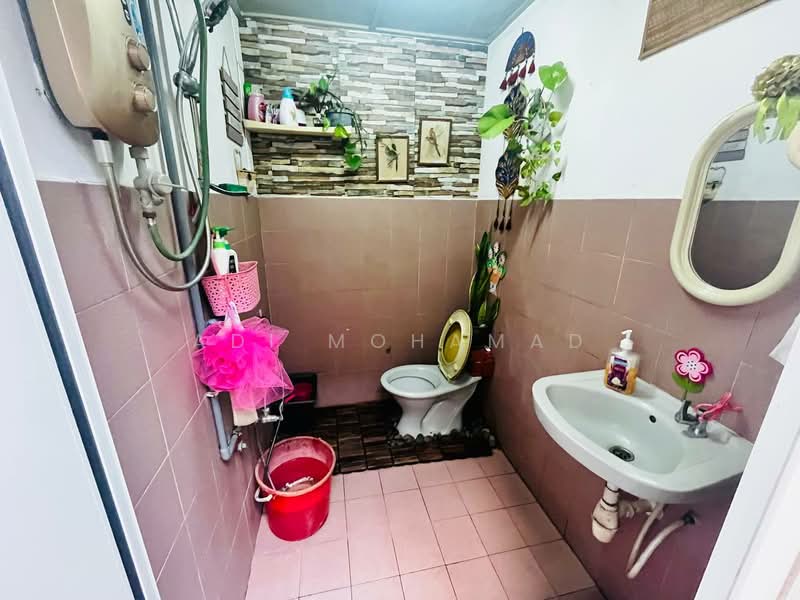 Rumah Teres 2 Tingkat untuk Dijual di Taman Melawati (Ulu Kelang) - Adi Mohamad - Bathroom - PropertyGuru.com.my