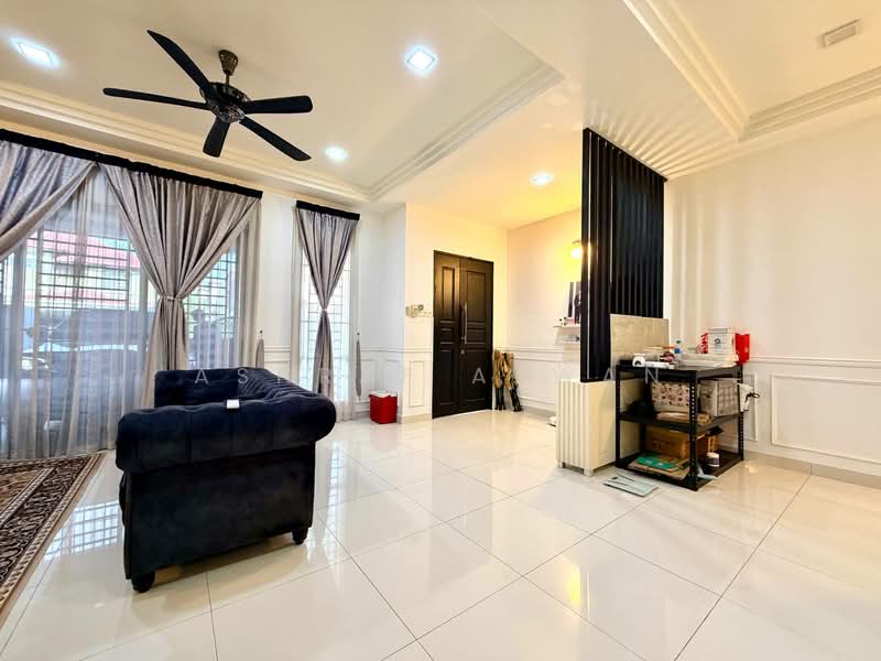 2-storey Terraced House for Sale in Shah Alam (Selangor) - Ashraf Azwan - Living Room - PropertyGuru.com.my
