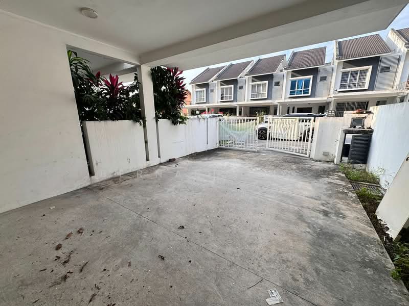 Rumah Teres untuk Dijual di Bandar Country Homes (Rawang) - Bernard Ong - Exterior - PropertyGuru.com.my