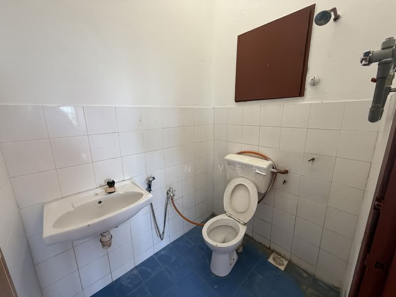 2-storey Terraced House for Sale in Saujana Puchong (Puchong) - Chun Yee - Bathroom - PropertyGuru.com.my