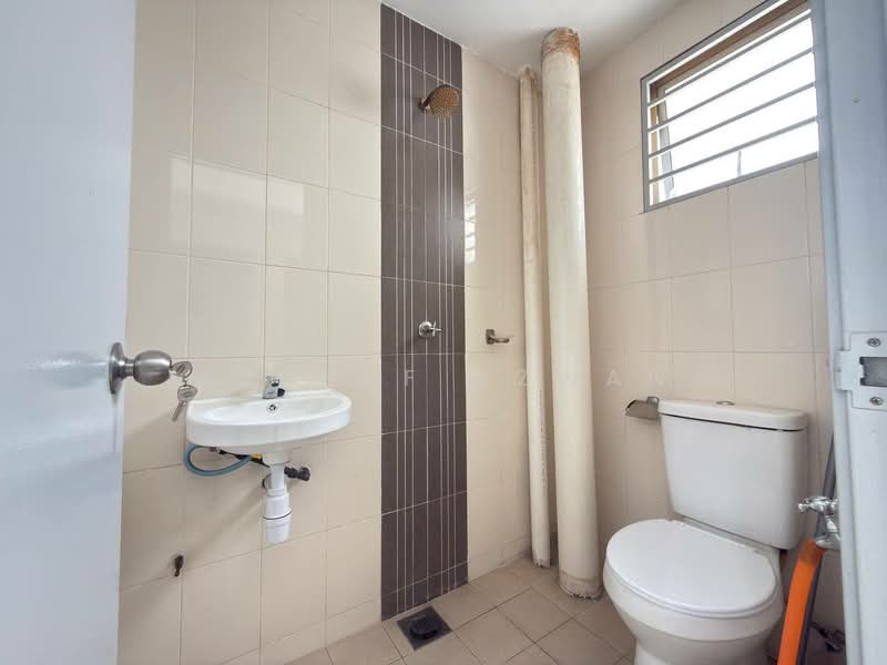 Kondominium untuk Dijual di Symphony Heights (Simfoni Heights) - Ashraf Azwan - Bathroom - PropertyGuru.com.my