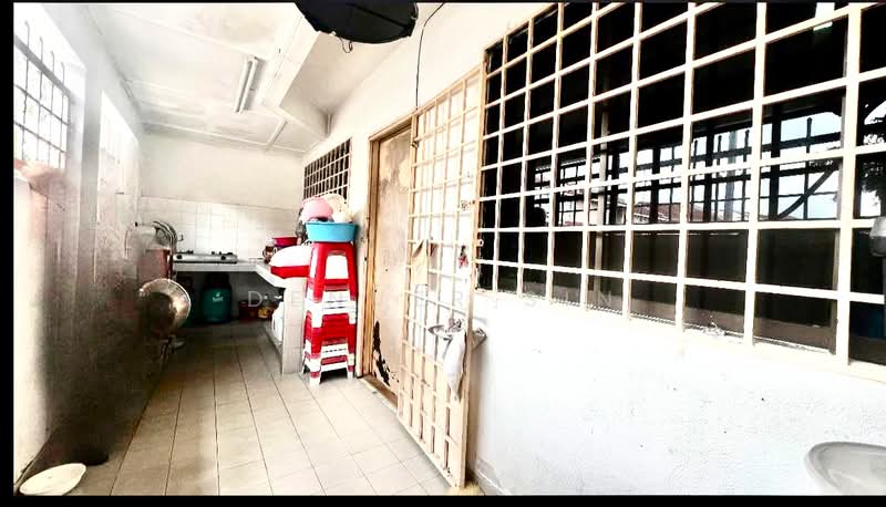 Rumah Teres 2.5 Tingkat untuk Dijual di Taman Bukit Permai (Ampang) - Denver Sin - Kitchen - PropertyGuru.com.my