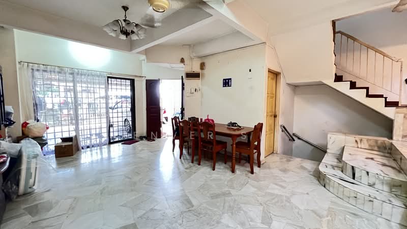 Rumah Teres 2.5 Tingkat untuk Dijual di Taman Bukit Permai (Ampang) - Denver Sin - Living Room - PropertyGuru.com.my