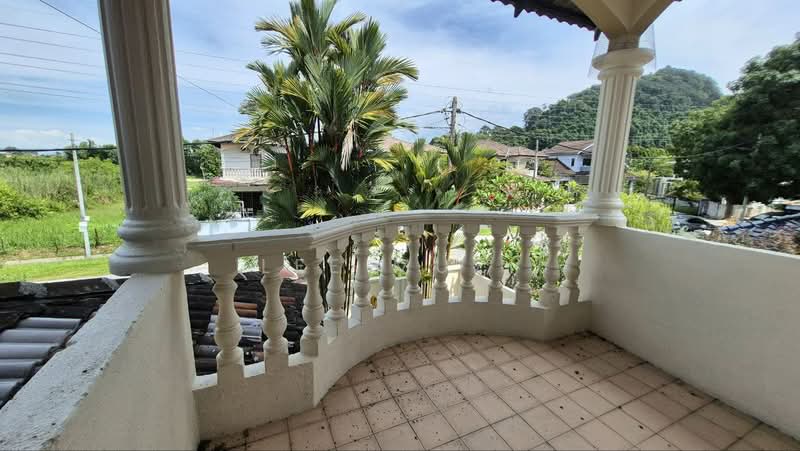Rumah Banglo untuk Dijual di Bercham (Ipoh) - Lee Muzi - Balcony - PropertyGuru.com.my