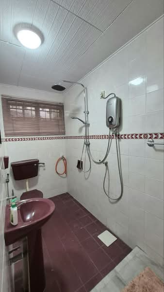 Rumah Banglo untuk Dijual di Bercham (Ipoh) - Lee Muzi - Bathroom - PropertyGuru.com.my