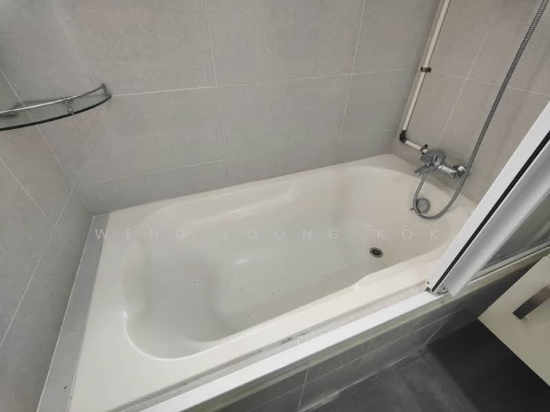 Kondominium untuk Dijual di Mont Kiara Pines - Weng Loong Kok - Bathroom - PropertyGuru.com.my