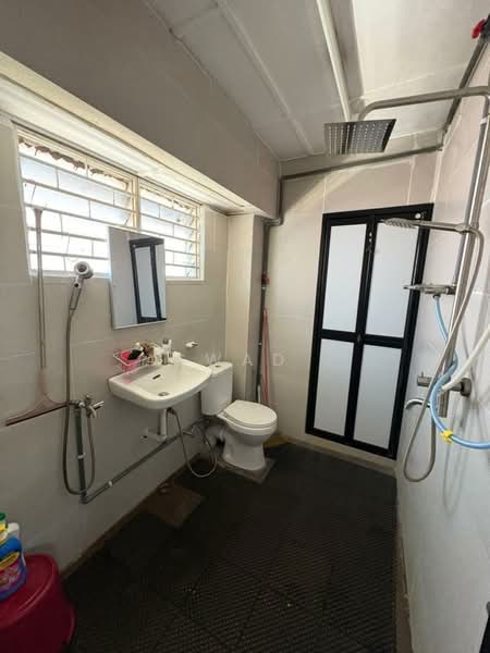 2-storey Terraced House for Sale in Taman Desa Damai (Bukit Mertajam) - Aswad . - Bathroom - PropertyGuru.com.my