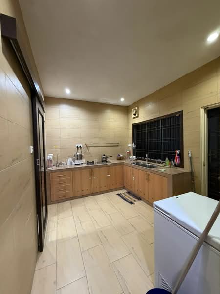 Bungalow for Sale in Taman Austin Perdana (Tebrau) - Edward Siow - Kitchen - PropertyGuru.com.my