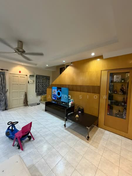 Bungalow for Sale in Taman Austin Perdana (Tebrau) - Edward Siow - Living Room - PropertyGuru.com.my