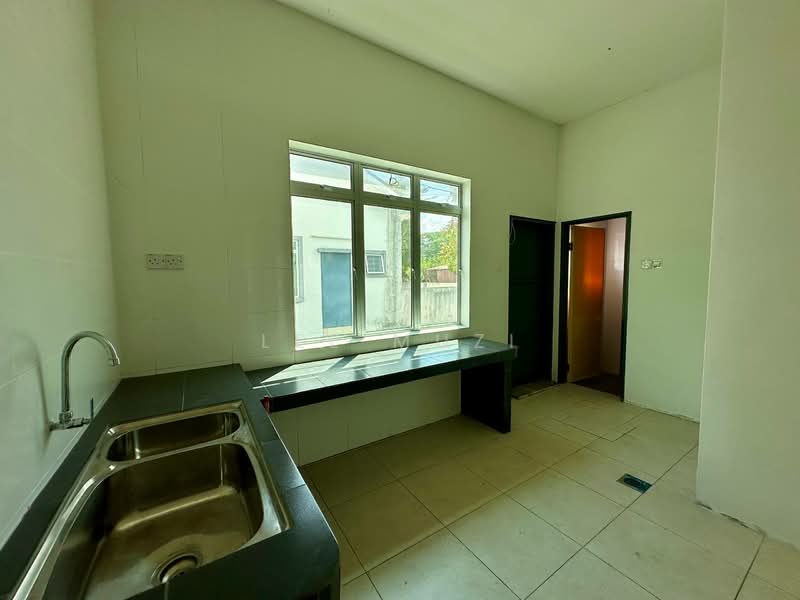 Rumah Teres 1 Tingkat untuk Dijual di Menglembu (Perak) - Lee Muzi - Kitchen - PropertyGuru.com.my