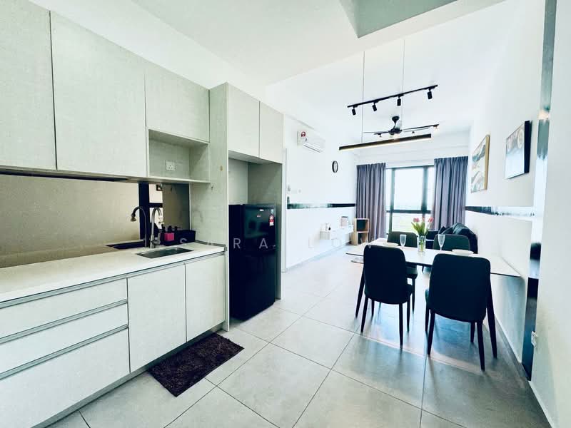 Service Residence for Sale at D'sands Residence - Sara Low - Kitchen - PropertyGuru.com.my