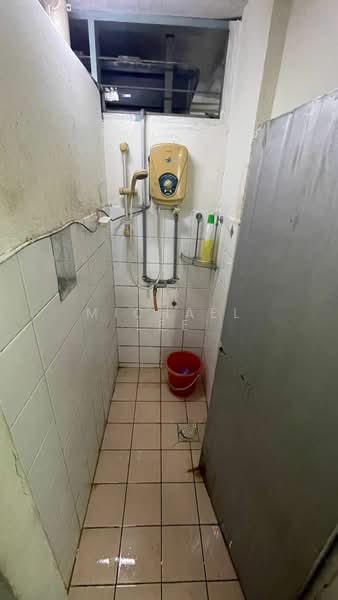 Flat for Rent at Gugusan Semarak - Michael Lee - Bathroom - PropertyGuru.com.my