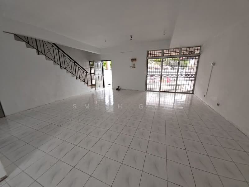 Rumah Teres untuk Dijual di Senai (Kulai) - Smith Goh - Living Room - PropertyGuru.com.my