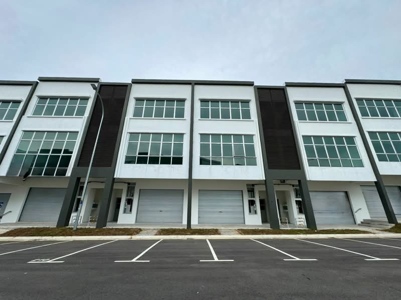 24'x70' 3 Storey Shop Gelang Patah - 2