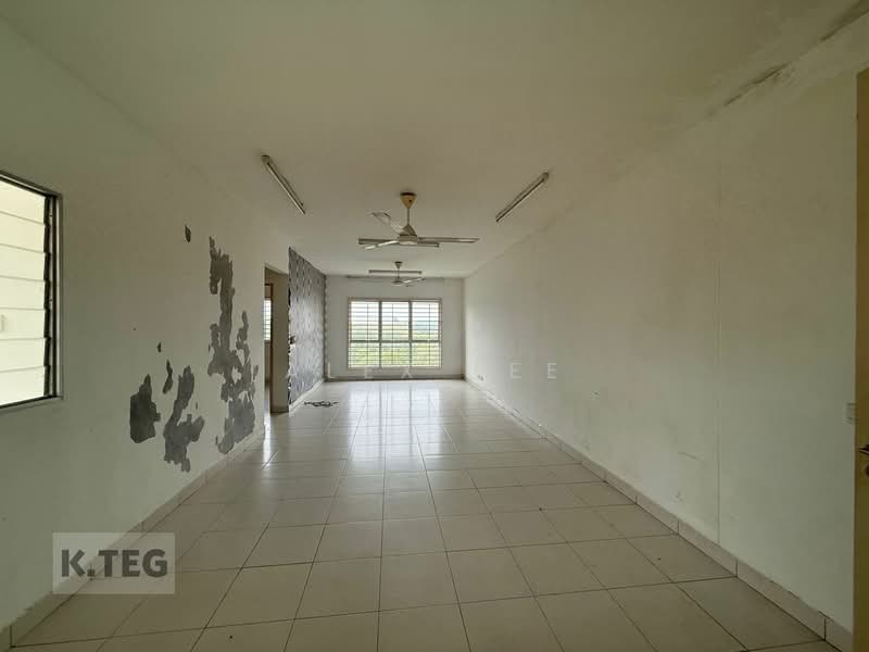 Pangsapuri untuk Dijual di Pangsapuri Seri Mutiara - Alex Lee - Living Room - PropertyGuru.com.my
