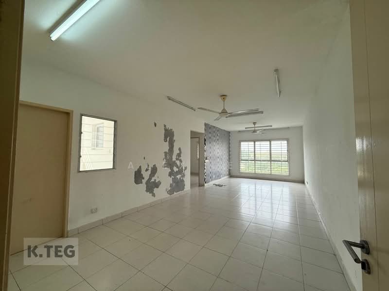 Pangsapuri untuk Dijual di Pangsapuri Seri Mutiara - Alex Lee - Living Room - PropertyGuru.com.my