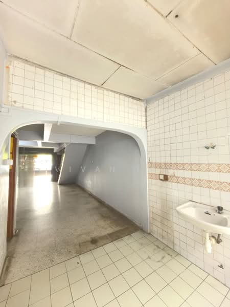 Rumah Teres 2-Tingkat untuk Dijual di Taman Teluk Pulai (Klang) - Vivan Tan - Corridor - PropertyGuru.com.my