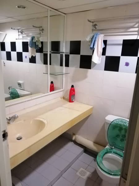 Apartment for Sale at Tanjung Tiara - Mindy Cheah - Bathroom - PropertyGuru.com.my