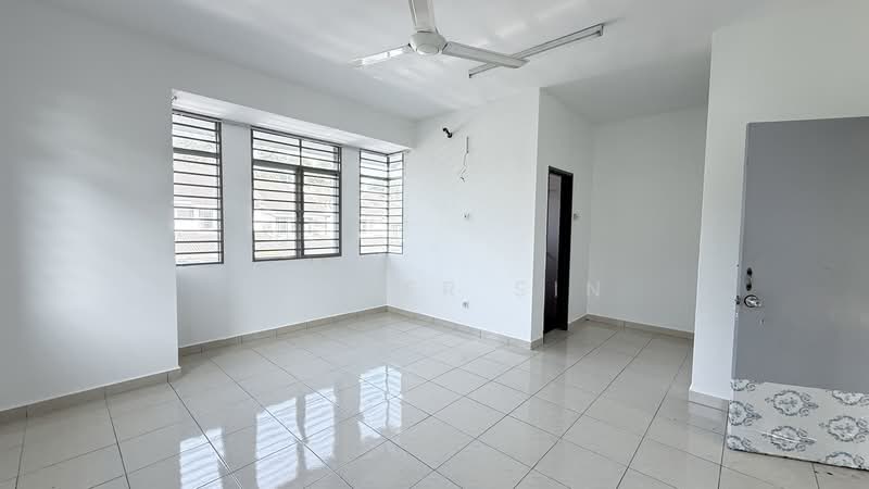 2-storey Terraced House for Sale in Taman Jelok Impian (Kajang) - Denver Sin - Living Room - PropertyGuru.com.my