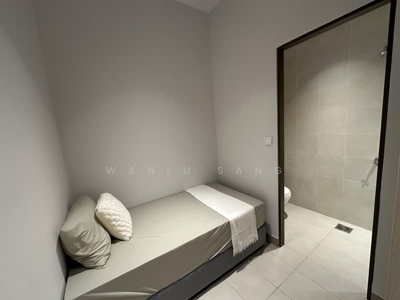 Kondominium untuk Dijual di Royal Garden @ Sri Putramas 4 - Wanlu Sang - Bedroom - PropertyGuru.com.my