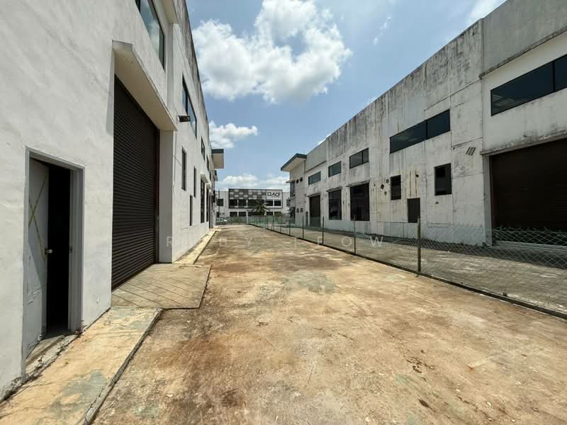 Setia Business Park 1 - 1.5 Storey Semi-Detached Factory for Rent - 1