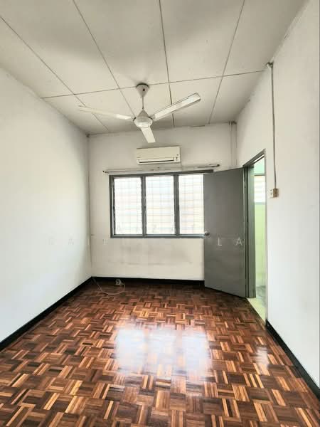 2-storey Terraced House for Sale in Bandar Kinrara Seksyen 3 (Bandar Kinrara) - Aizat Saifulrullah - Interior - PropertyGuru.com.my