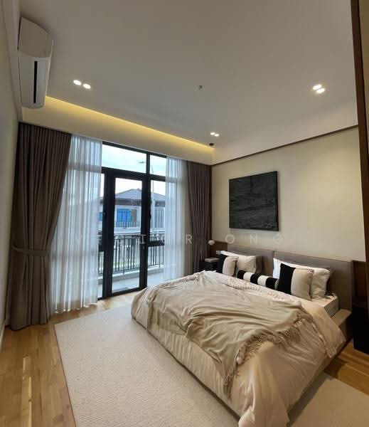 Semi-Detached House for Sale in Bandar Rimbayu (Telok Panglima Garang) - Victor Ong - Bedroom - PropertyGuru.com.my