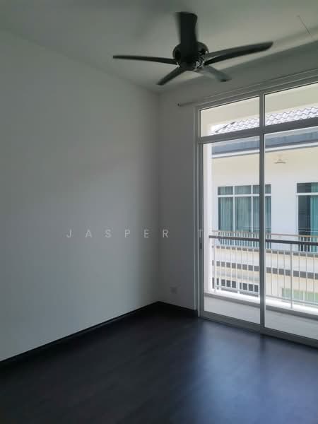 Rumah Teres 2 Tingkat untuk Disewa di Semenyih (Selangor) - Jasper Tan - Balcony - PropertyGuru.com.my