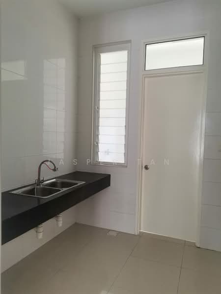 Rumah Teres 2 Tingkat untuk Disewa di Semenyih (Selangor) - Jasper Tan - Kitchen - PropertyGuru.com.my