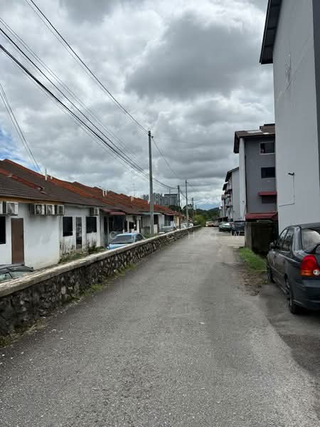 Flat for Sale at Flat Bandar Selesa Jaya @ Jalan Silat Gayong - Zack Chow - Exterior - PropertyGuru.com.my