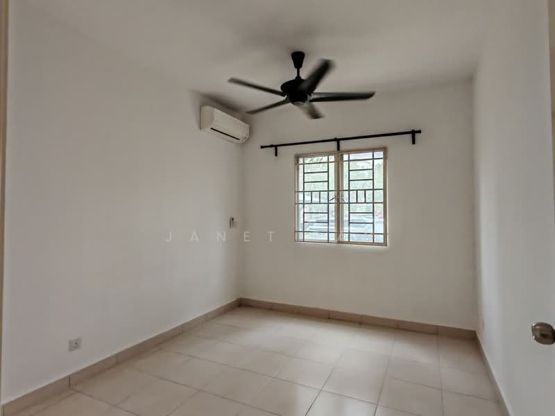 Apartment for Sale at Seri Baiduri - Janet Tan - 2nd Bedroom - PropertyGuru.com.my