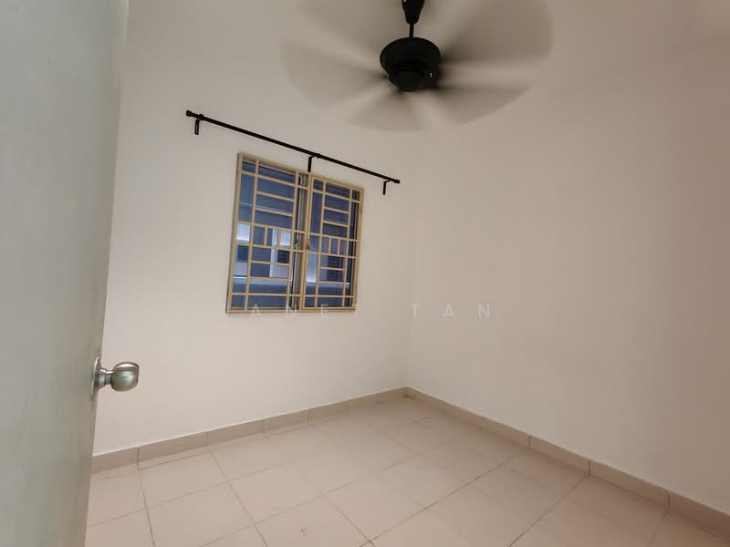 Apartment for Sale at Seri Baiduri - Janet Tan - 3rd Bedroom - PropertyGuru.com.my