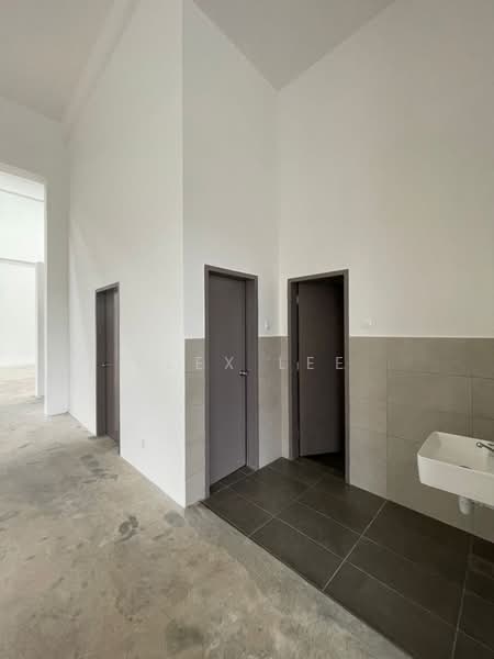 Warehouse for Rent in Klang (Selangor) - Alex Lee - Interior - PropertyGuru.com.my